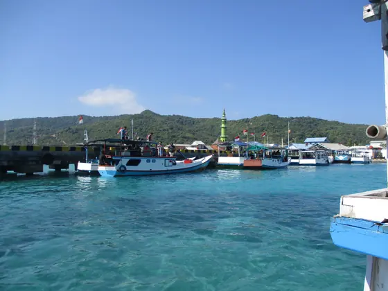 Perahu di dermaga Karimunjawa